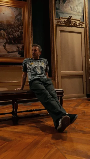 No 𝑨𝑹𝑻𝑰𝑺𝑻 shows their secrets but here, there’s 𝑨𝑹𝑻 even behind the scenes.