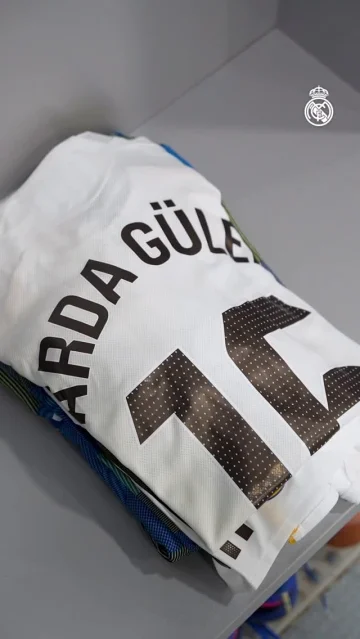 👕 All set in our dressing room!
🔢 ¡Todo listo en nuestro vestuario!
#VillarrealRealMadrid