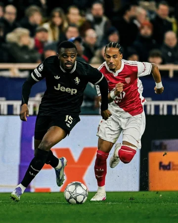 2790 minutes on the pitch this season. Not a single minute missed. Unstoppable @kalulu.jr 😈😈