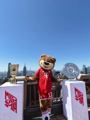 Berni celebrating the double in the Big Apple🗽🏆🏆