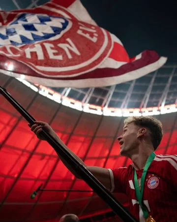 🔴⚪ 𝒕𝒉𝒓𝒐𝒖𝒈𝒉 & 𝒕𝒉𝒓𝒐𝒖𝒈𝒉 💪
🏆 Kimmich mentality in Berlin 🗣️
🎶 @thxsomch