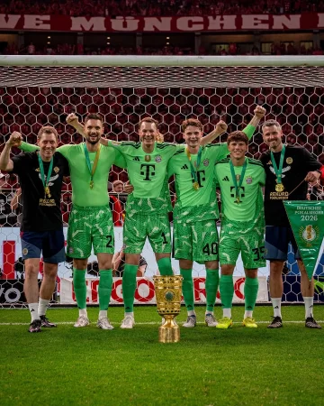 The safest hands in the world 🧤🏆