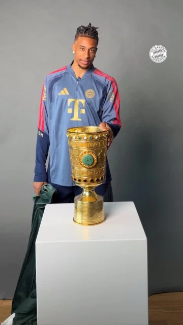 𝑵𝒊𝒄𝒆 😁🏆
Michael’s reaction to the DFB-Pokal 🙌
