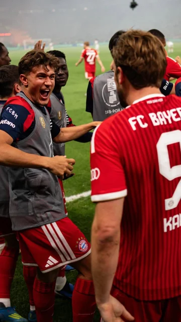 𝑰𝒏 𝒂 𝒍𝒆𝒂𝒈𝒖𝒆 𝒐𝒇 𝒉𝒊𝒔 𝒐𝒘𝒏 😮💨
Absolute scenes after Harry Kane‘s second goal in the Cup final 💪