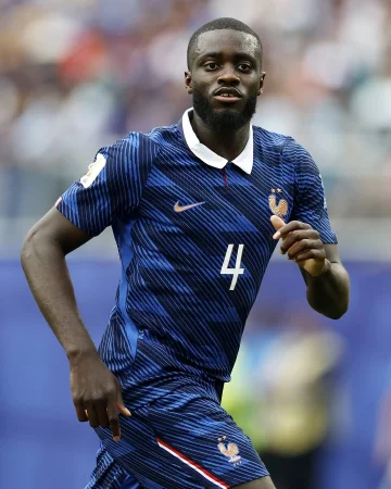 ⏸️ France lead at the break. 🇫🇷🔥
Upa keeps it locked down at the back – Olise with the assist for the opener. 👏