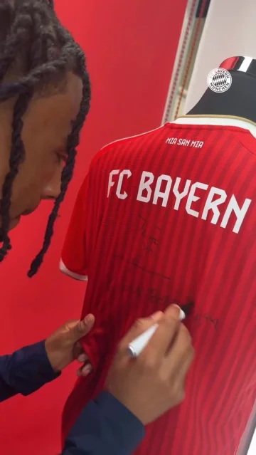 Win a signed home jersey. 😍
Just comment #MiaSanMia to enter the draw. 📥
Good luck! 🥰🍀
🔗 Terms and conditions in bio.