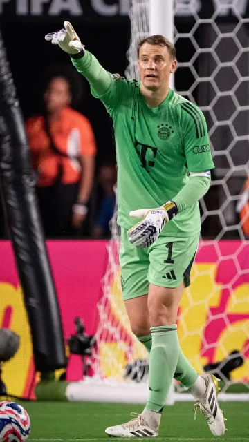 A one hand save in a green shirt at a FIFA tournament 🐐
This reminds us of something 🤔 #fifaworldcup