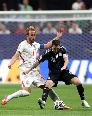 ⏸️ No goals at the break. 🏴
Still all to play for here – come on, 𝗛𝗮𝗿𝗿𝘆! 👊🔥