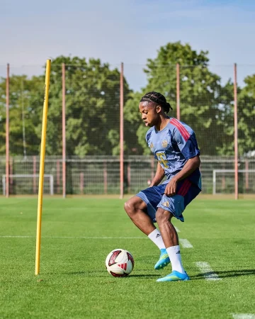 Look who’s back on the pitch, putting in the work. 🙌