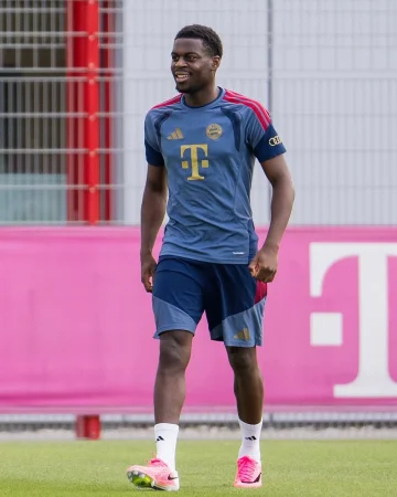 ℹ️ 𝗡𝗼𝗲𝗹 𝗔𝘀𝗲𝗸𝗼 𝗱𝗲𝗽𝗮𝗿𝘁𝘀 𝗳𝗼𝗿 𝗙𝗿𝗮𝗻𝗸𝗳𝘂𝗿𝘁
The 20-year-old midfielder has been under contract at the German champions since 2022 and spent the last one and a half years on loan at Bundesliga 2 club Hannover 96.
All the best for your future, @aseko.n15! 🍀
🔗 Link in bio and story.