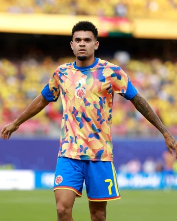 𝑳𝙪𝒄𝙝𝒐 𝗶𝘀 𝗿𝗲𝗮𝗱𝘆. 🇨🇴🔥
Colombia face Ghana for the final ticket to the round of 16. 👊