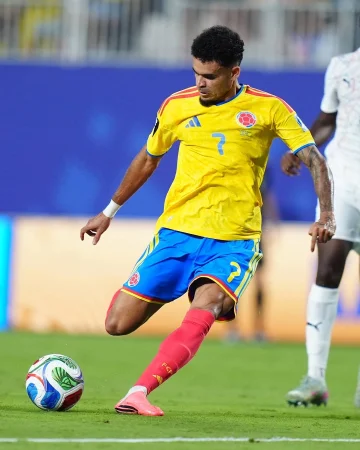 ⏸️ Colombia take a deserved lead into the break. 🇨🇴👏
𝑳𝙪𝒄𝙝𝒐 and his team have put in a strong performance so far. 💪