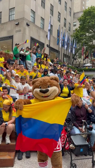Lots of support for Lucho in NYC 🗽🇨🇴