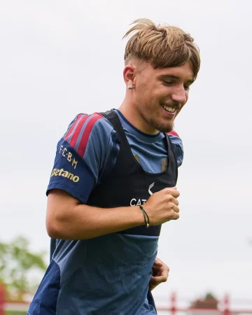 𝑾𝒐𝒓𝒌𝒊𝒏𝒈 𝒇𝒐𝒓 𝒕𝒉𝒂𝒕 𝑪𝒐𝒎𝒆𝒃𝒂𝒄𝒌 💪
Lennart Karl is back running after his injury 🏃