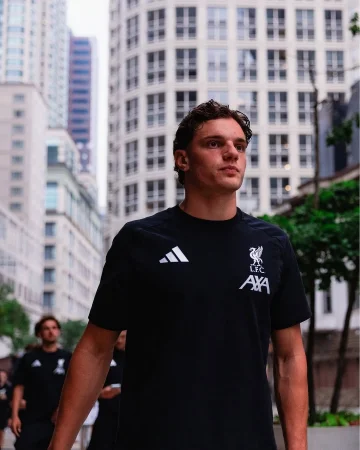 Settling in to our new surroundings 📸
Stretching and a team walk in Chicago 🇺🇸