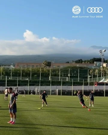 First training session on 𝗝𝗲𝗷𝘂 🌴☀️ #AudiFCBTour