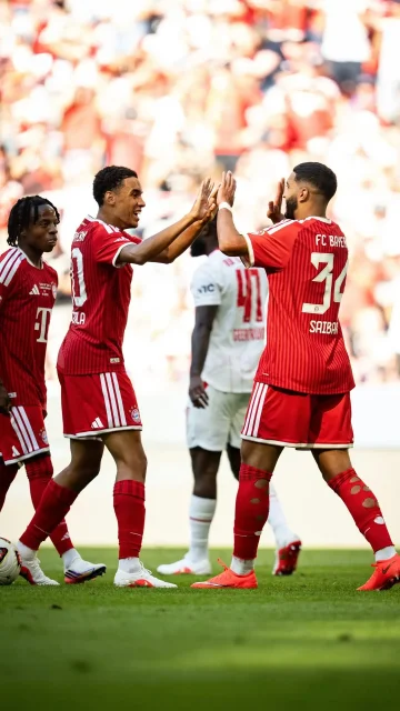 The first minutes for @ismaelsaibari for FC Bayern 🇲🇦😊