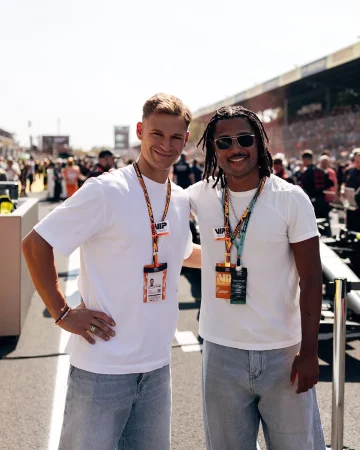 𝐅𝐫𝐨𝐦 𝐌𝐮𝐧𝐢𝐜𝐡 𝐭𝐨 𝐌𝐨𝐧𝐳𝐚 | @joshua.kimmich & @sergegnabry at the legendary Paddock of Gran Premio d’Italia 🏆🇮🇹
A special thanks to @audi for the invite! 🙏