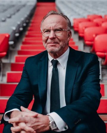 A true FC Bayern legend celebrates his 7️⃣1️⃣st birthday! 🌟🎂
A two-time Ballon d’Or winner, European champion and two-time European Cup winner – Karl-Heinz Rummenigge made his mark on FC Bayern both on and off the pitch. 🏆⚽️
Happy birthday, Kalle! ❤️🤍