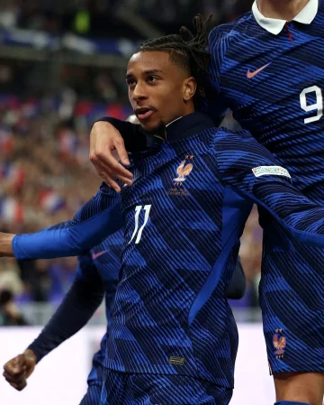 Olise magic, once again. 🤫✨
🇫🇷 Olise scores another screamer for France in their 1-1 draw against Italy. Upamecano is sent off late on after receiving a second yellow card.
🇰🇷 Minjae plays until the 80th minute in South Korea’s goalless draw against Venezuela.
🇵🇹 Santos Daiber starts in Portugal U20’s 5-0 win over Czechia.